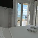 Βeachfront Luxury Apartments Sarande Apartmán *