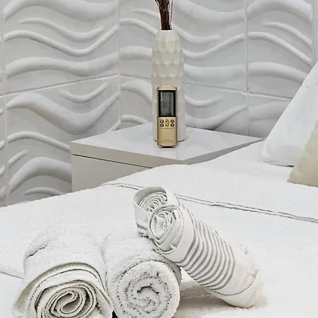 Sandra's Seaside Luxury Apartman