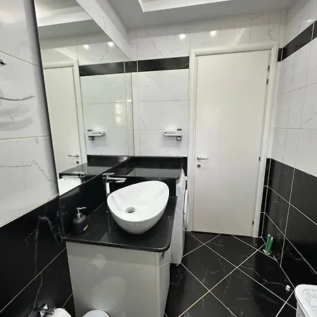 Sandra's Seaside Luxury