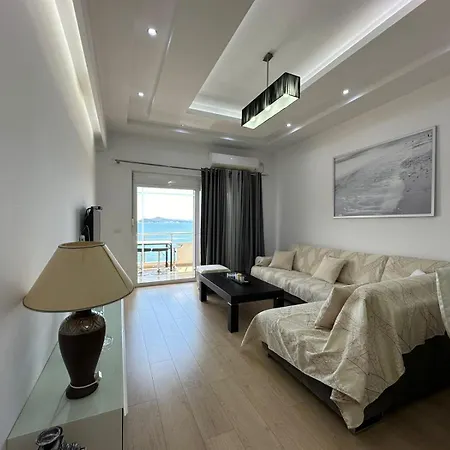 Sandra's Seaside Luxury Apartman *