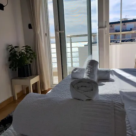 Sandra's Seaside Luxury *