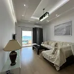 Βeachfront Luxury Apartments Sarande アパート *