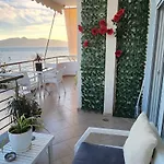 Βeachfront Luxury Apartments Sarande アパート *