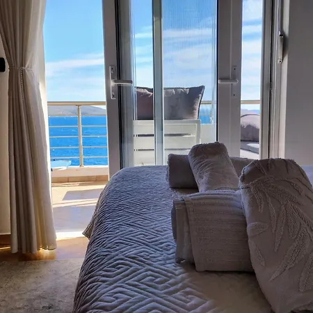 Alpha Seaside
