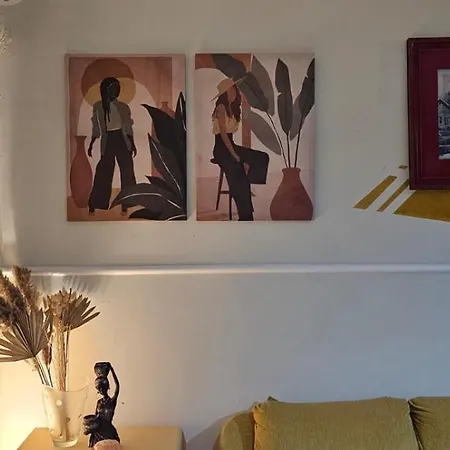 Alpha Seaside Apartment *