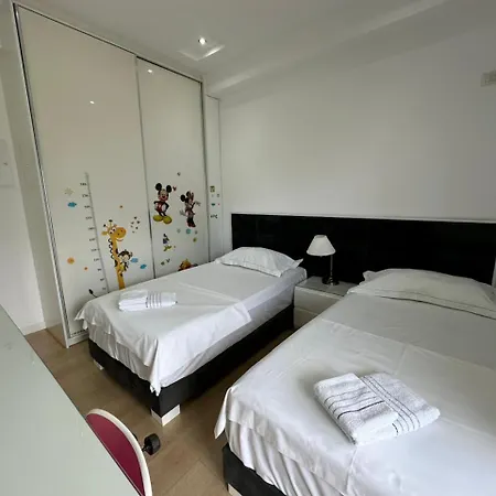 شقة Βeachfront Luxury Apartments Sarande *