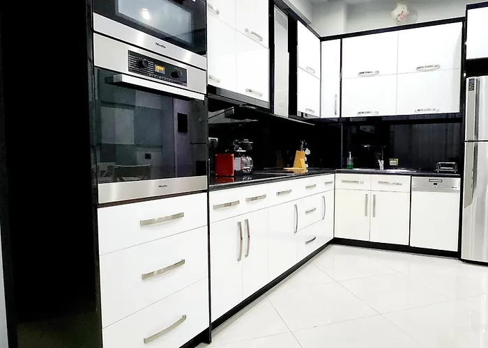 Βeachfront Luxury Apartments Sarande شقة *