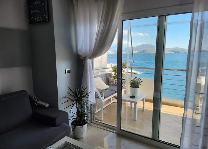 Βeachfront Luxury Apartments Sarande