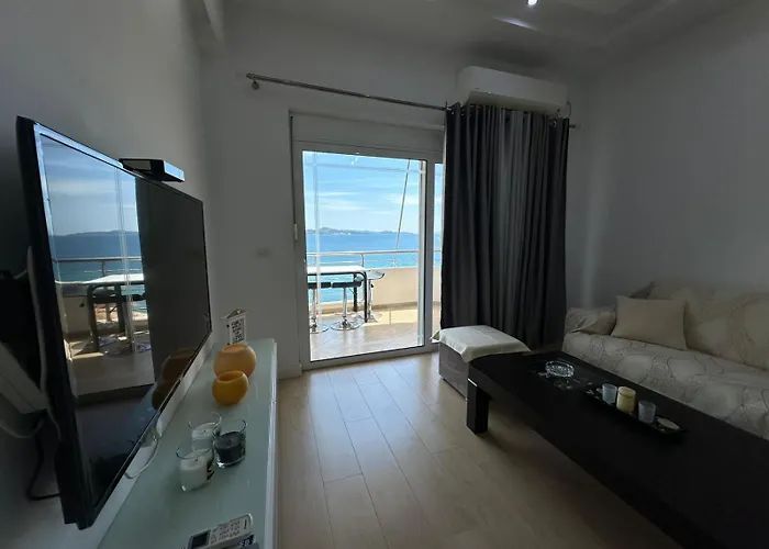 Βeachfront Luxury Apartments Sarande *