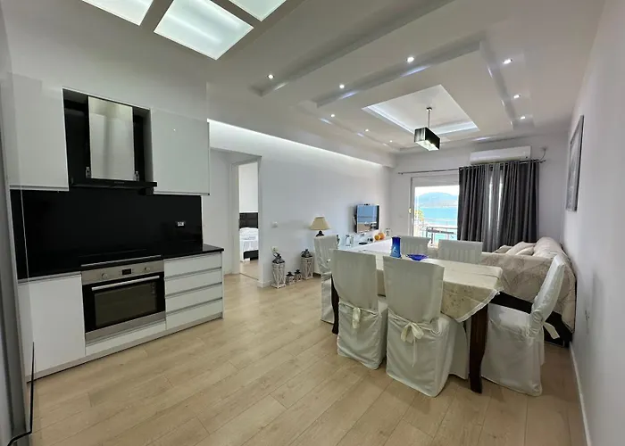 Βeachfront Luxury Apartments Sarande * ساراندا