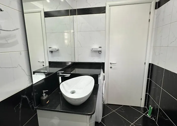 Βeachfront Luxury Apartments Sarande