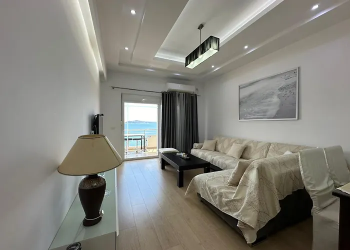 Βeachfront Luxury Apartments Sarande شقة *