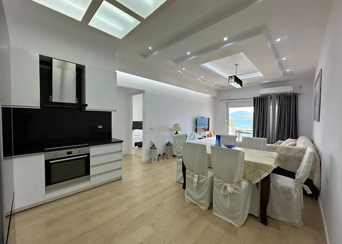 Βeachfront Luxury Apartments Sarande