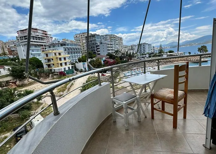 Βeachfront Luxury Apartments Sarande شقة