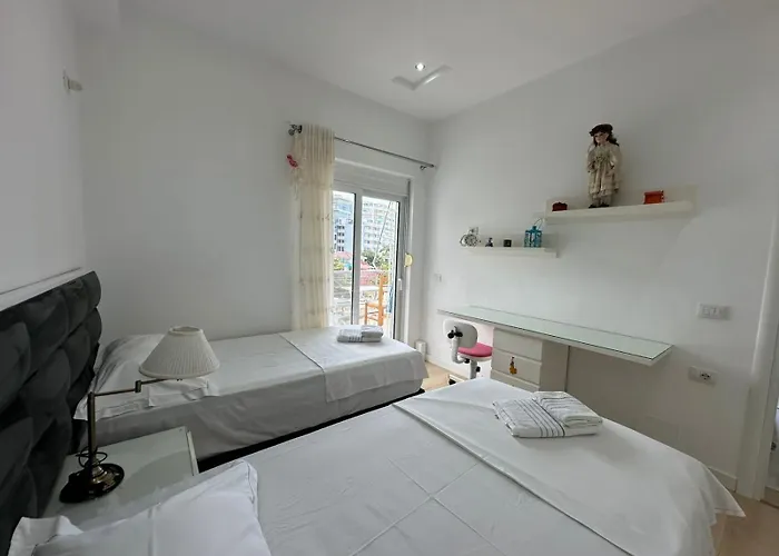 Βeachfront Luxury Apartments Sarande شقة *