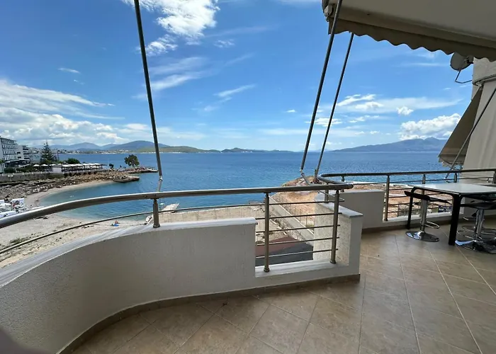Βeachfront Luxury Apartments Sarande شقة ساراندا