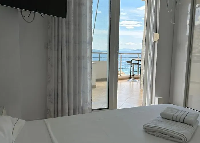 Βeachfront Luxury Apartments Sarande Apartment *