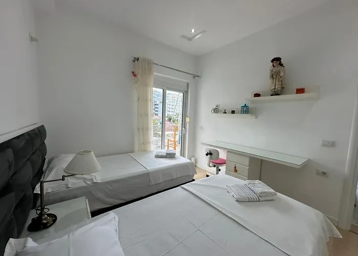 Βeachfront Luxury Apartments Sarande شقة ساراندا