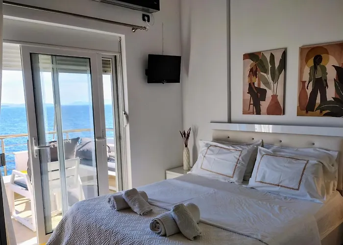 Sandra's Seaside Luxury Apartamento