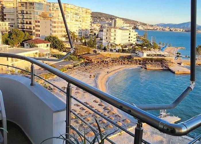 Βeachfront Luxury Apartments Sarande شقة