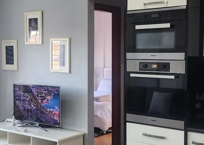 Βeachfront Luxury Apartments Sarande ساراندا