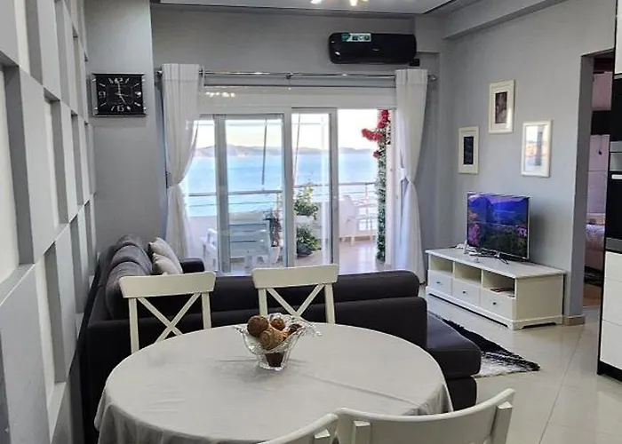 Βeachfront Luxury Apartments Sarande *