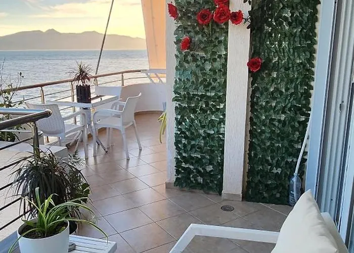 Βeachfront Luxury Apartments Sarande Apartment *